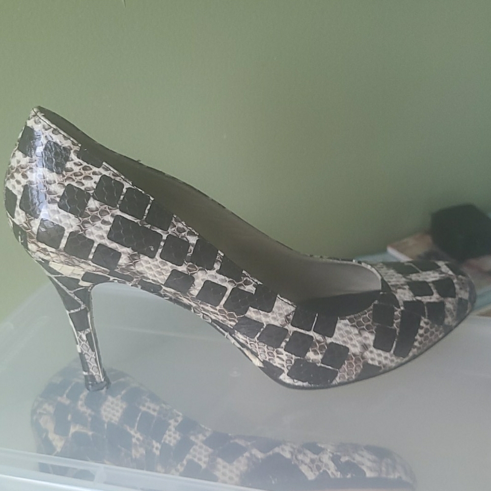Max Studio pumps size 10